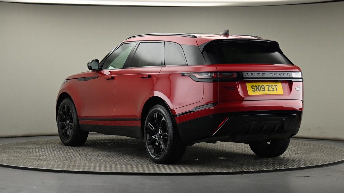 Land Rover Range Rover Velar Image 24