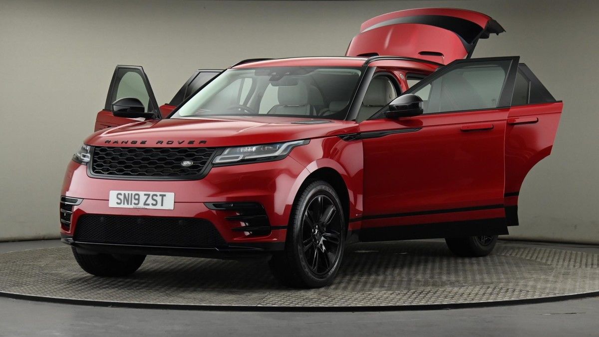 Land Rover Range Rover Velar Image 28