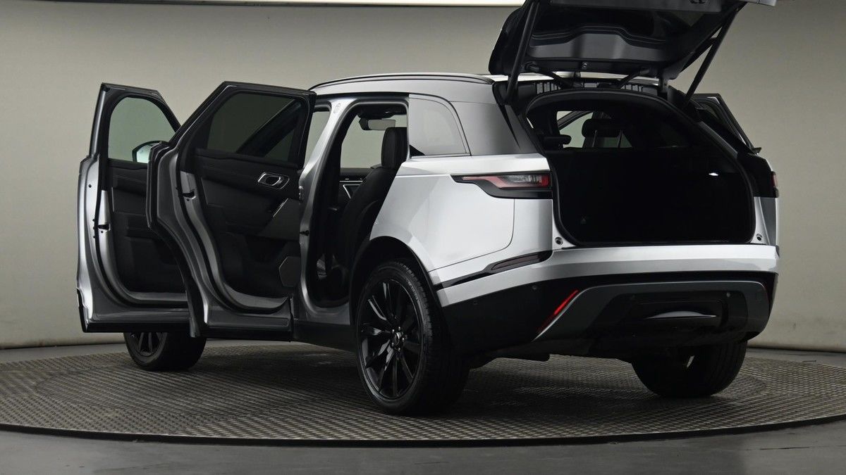 Land Rover Range Rover Velar Image 29