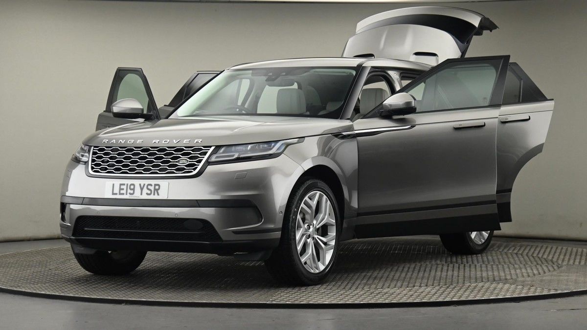 Land Rover Range Rover Velar Image 28