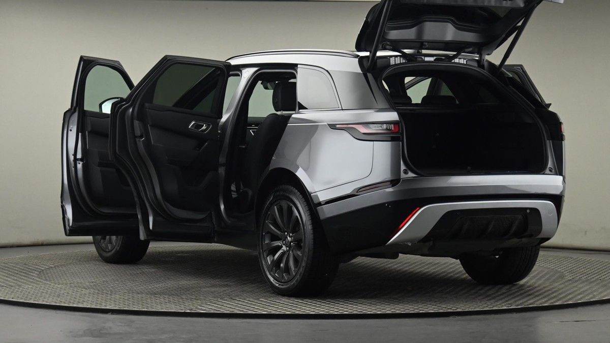 Land Rover Range Rover Velar Image 29