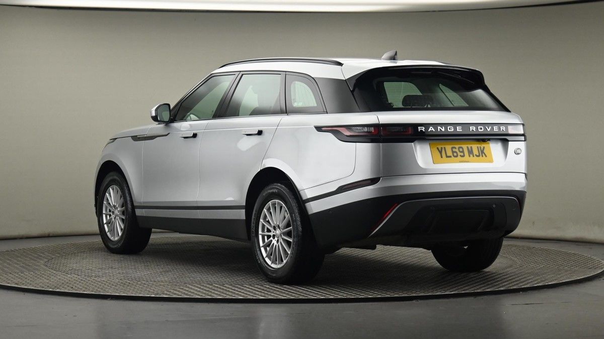 Land Rover Range Rover Velar Image 24