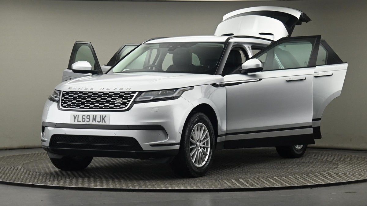 Land Rover Range Rover Velar Image 28