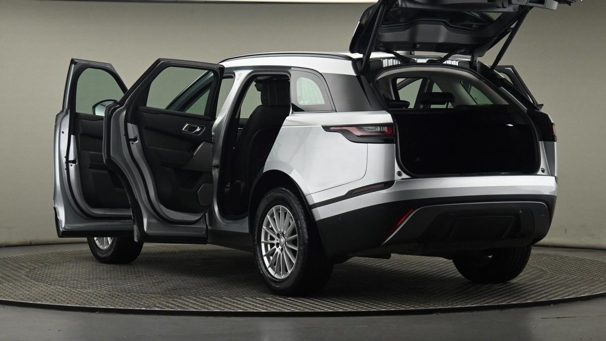 Land Rover Range Rover Velar Image 29