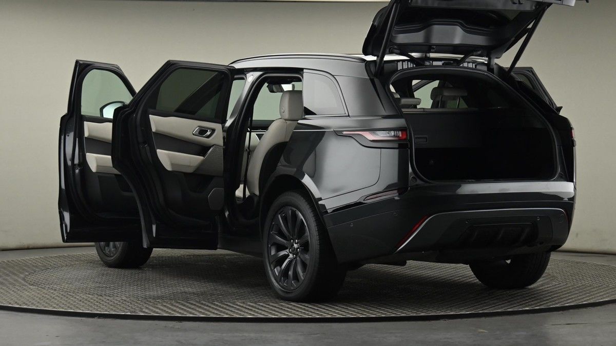 Land Rover Range Rover Velar Image 29