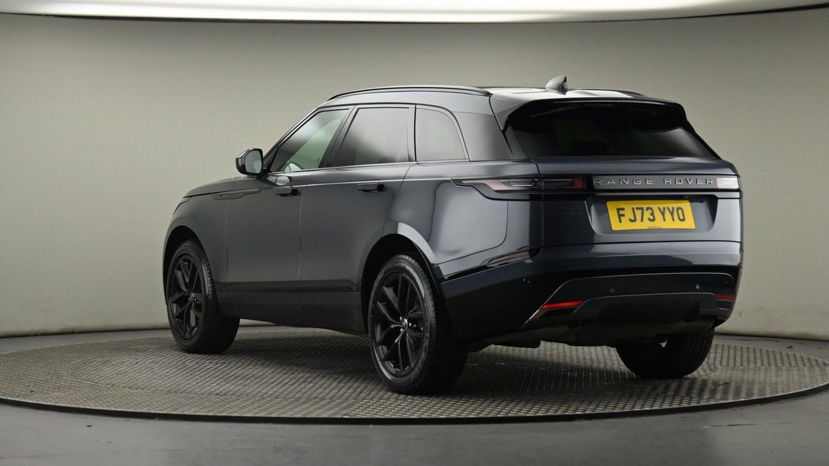 Land Rover Range Rover Velar Image 24