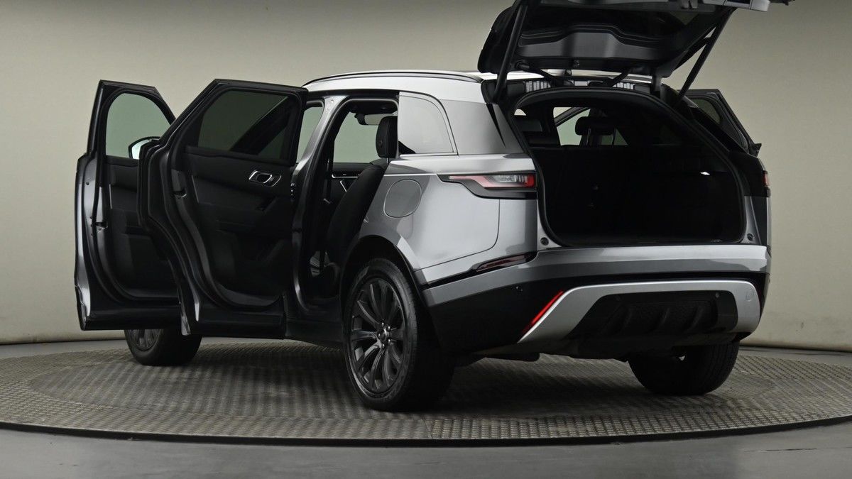 Land Rover Range Rover Velar Image 28