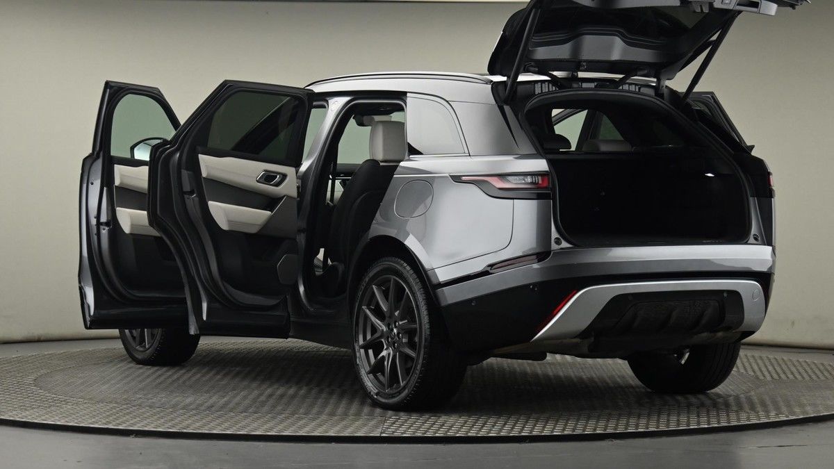 Land Rover Range Rover Velar Image 29