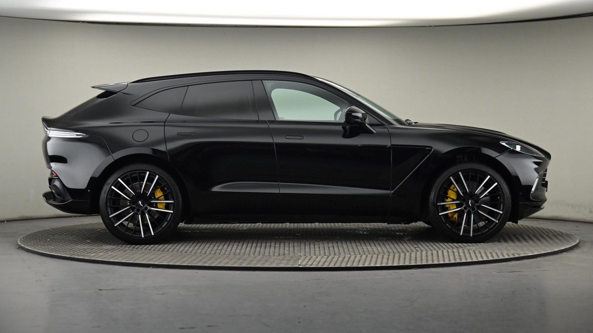 Aston Martin DBX Image 27