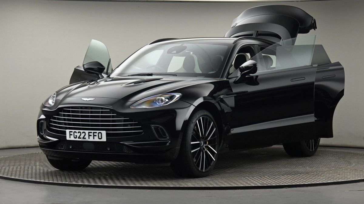 Aston Martin DBX Image 28