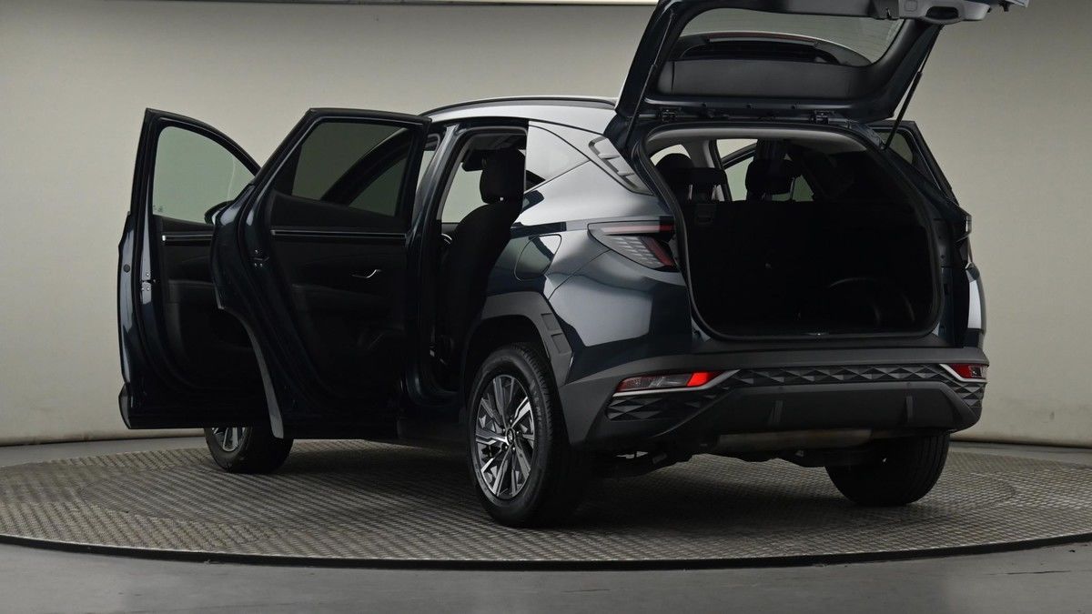 More views of Hyundai TUCSON