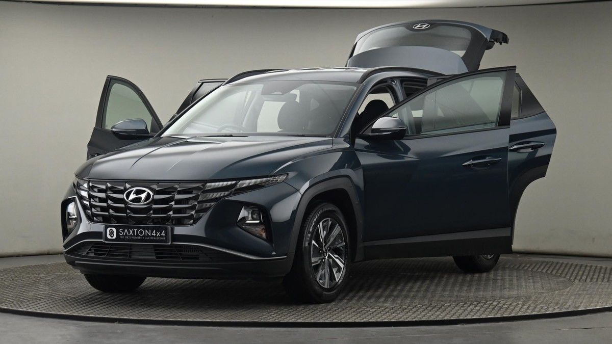 More views of Hyundai TUCSON