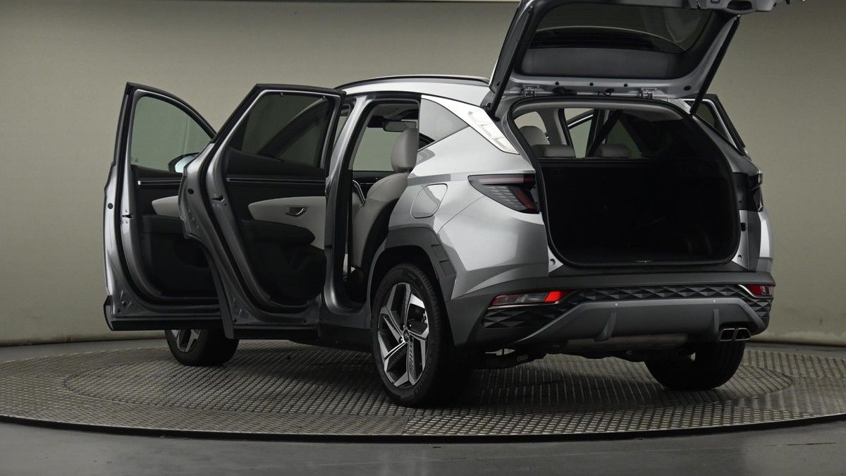 More views of Hyundai TUCSON