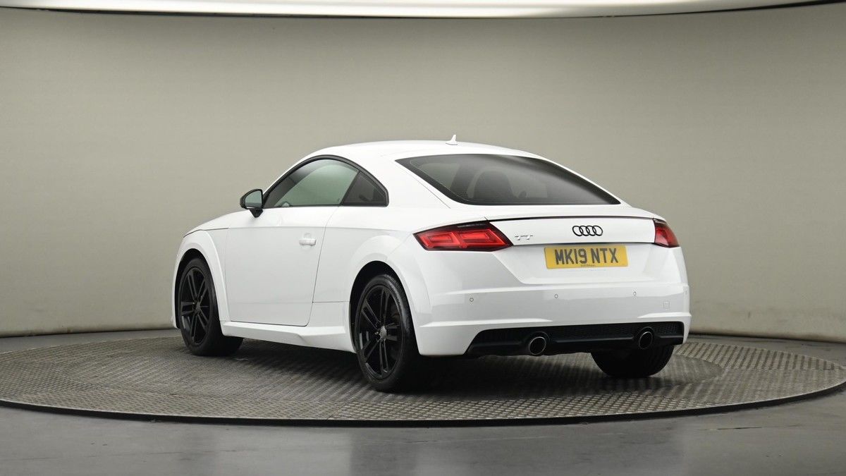 Audi TT Image 24