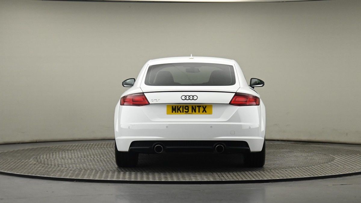 Audi TT Image 25