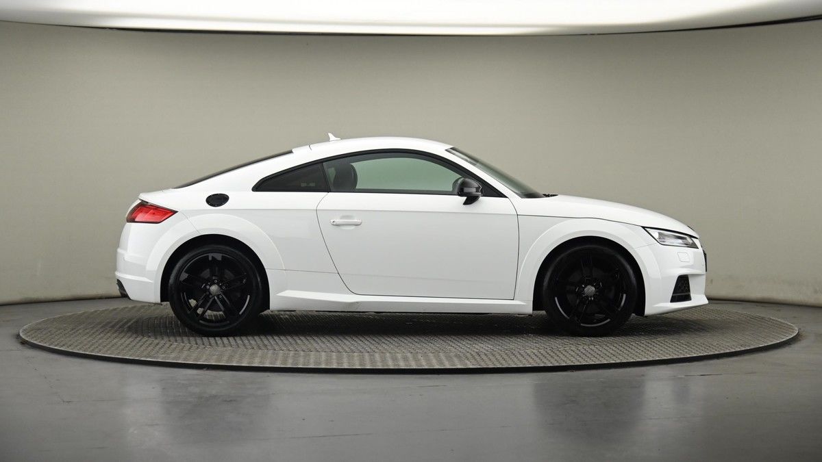 Audi TT Image 27