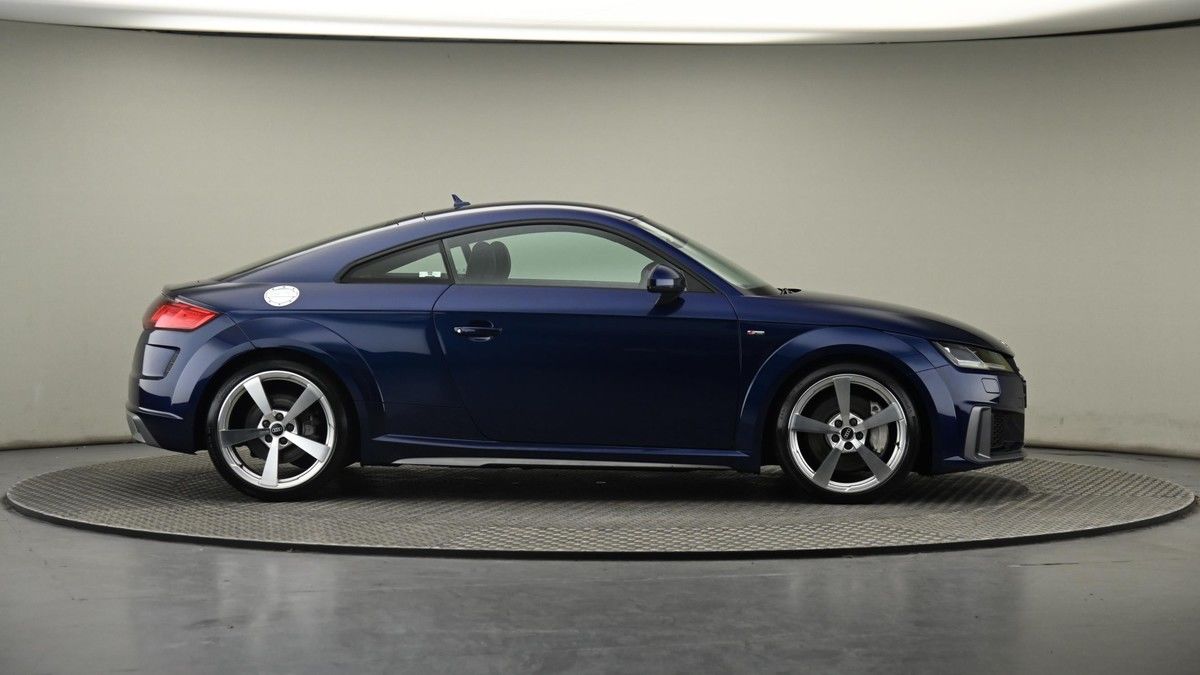 Audi TT Image 26