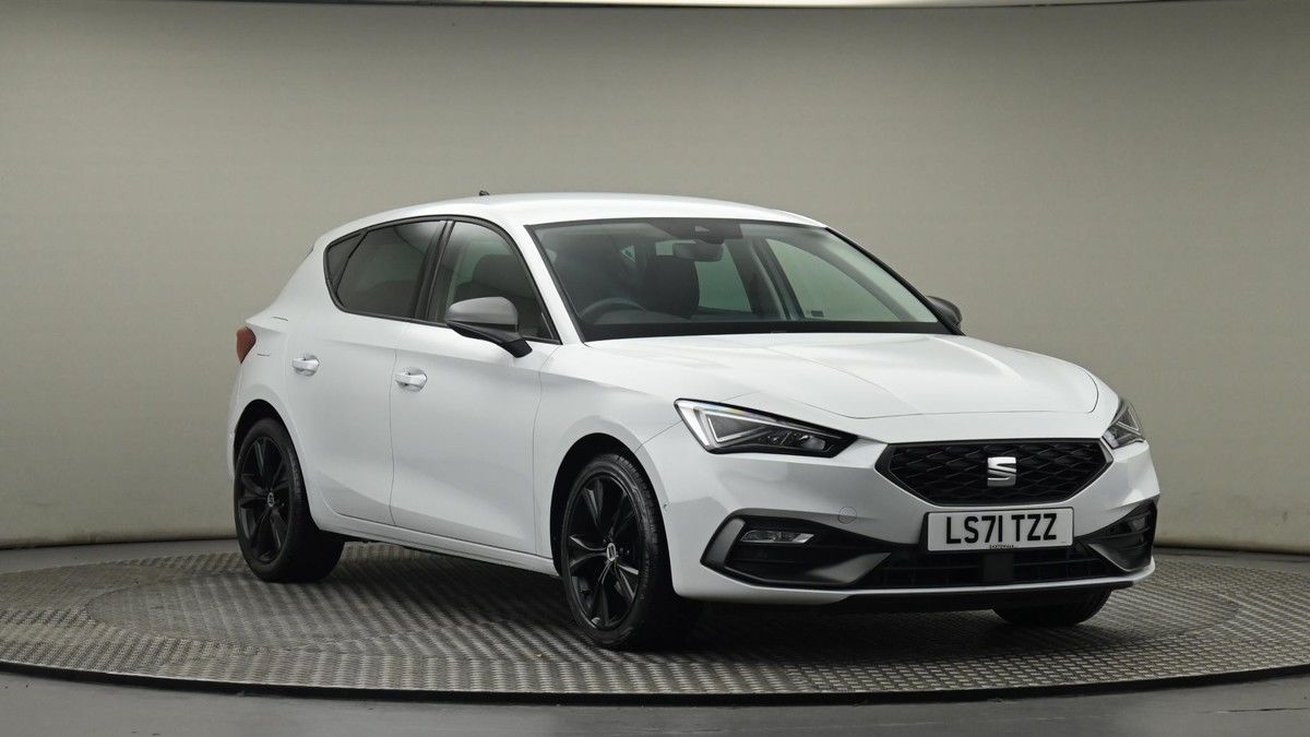 SEAT Leon Sticky Header Image