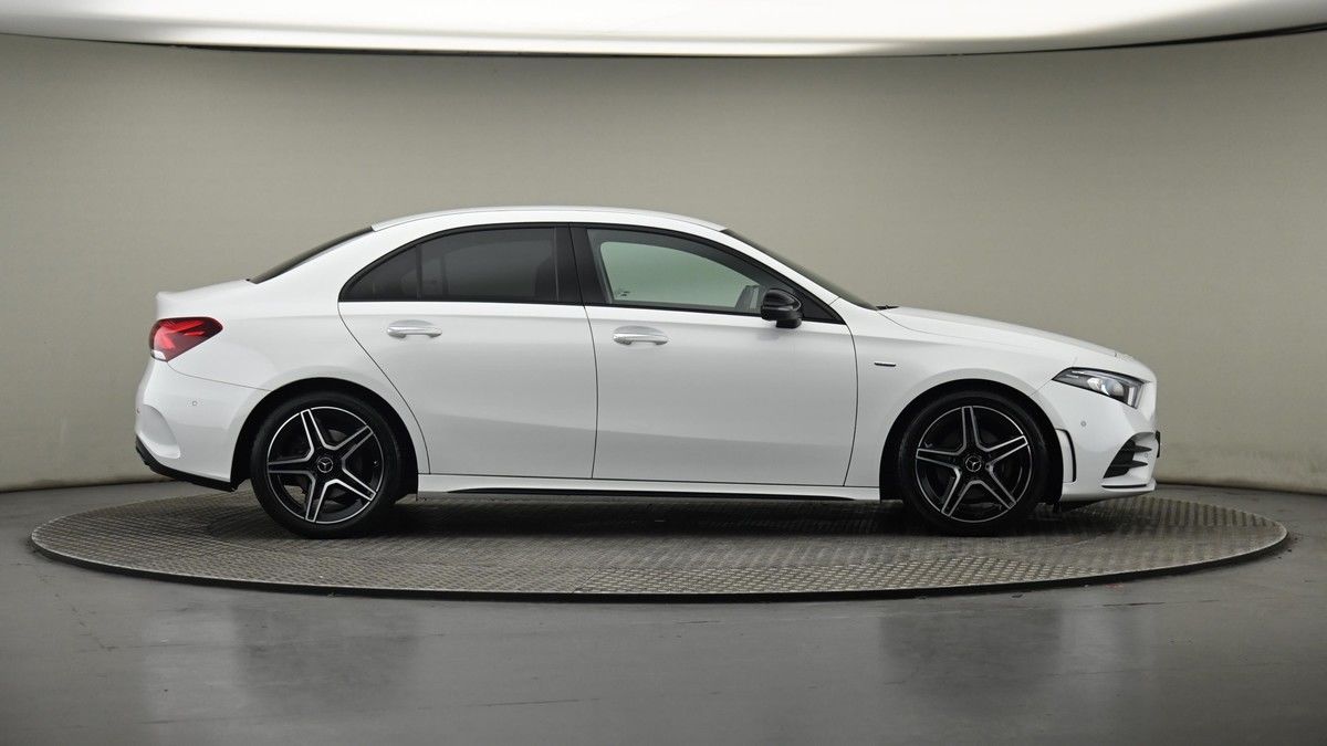 Mercedes-Benz A Class Image 27