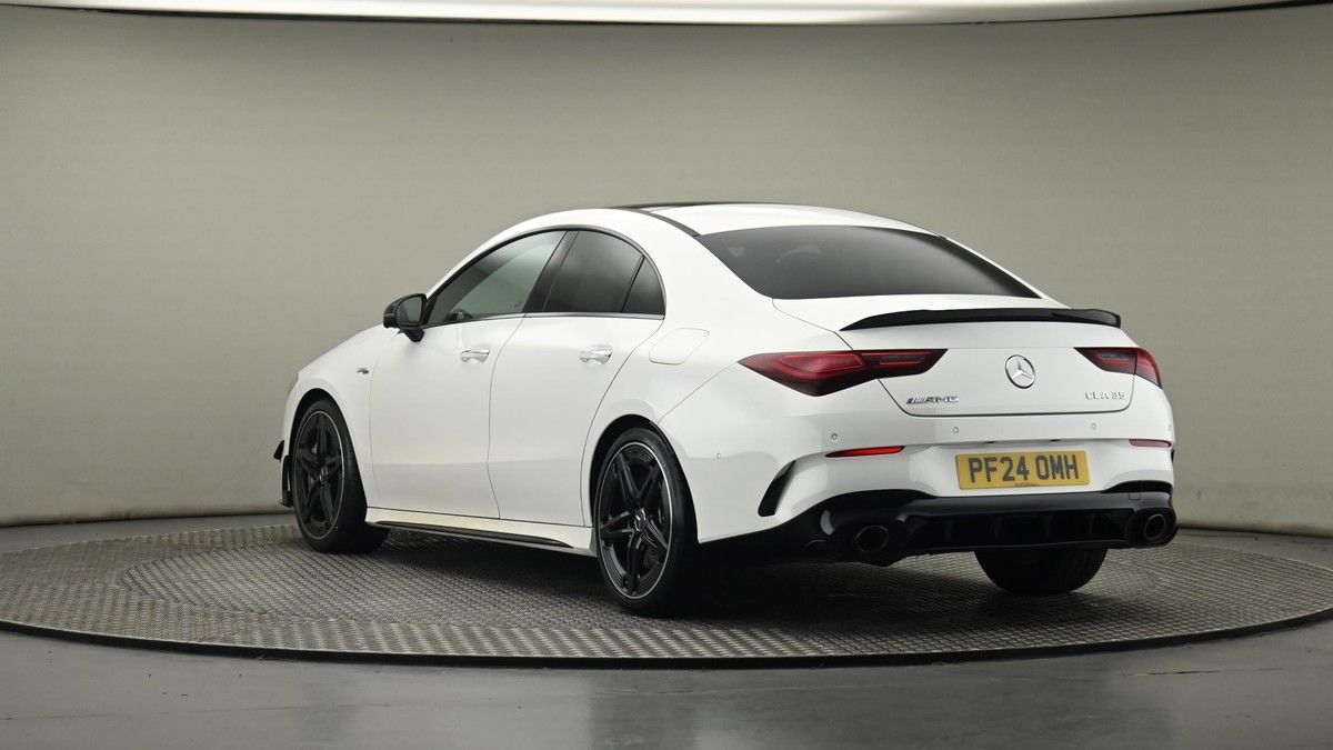 Mercedes-Benz CLA Image 24