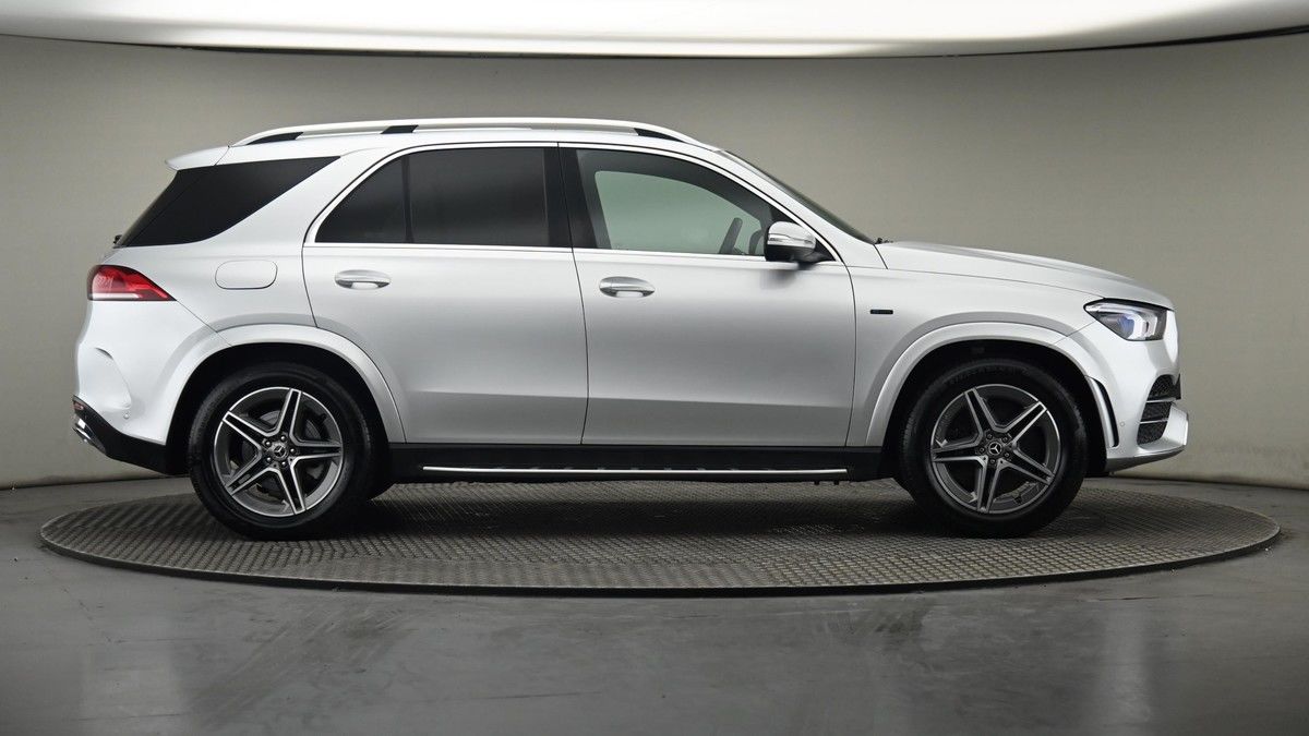 More views of Mercedes-Benz GLE