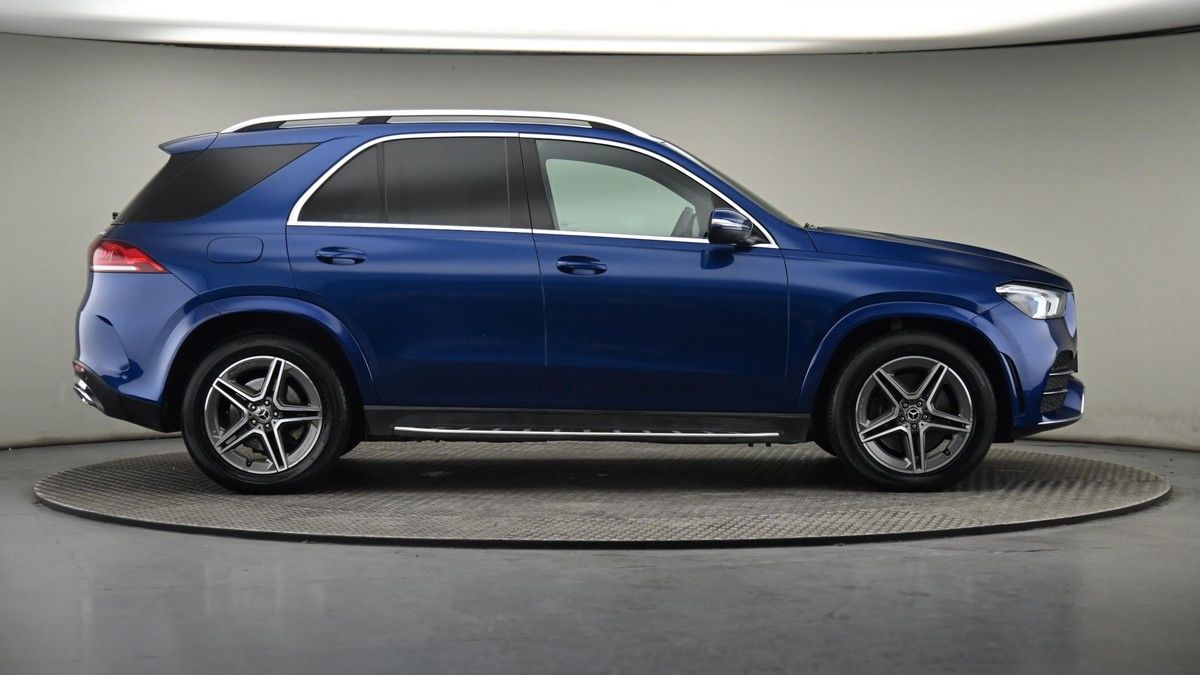 More views of Mercedes-Benz GLE