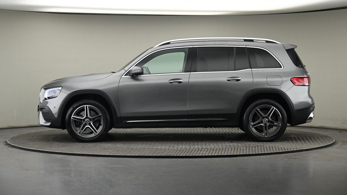 Mercedes-Benz GLB Image 23