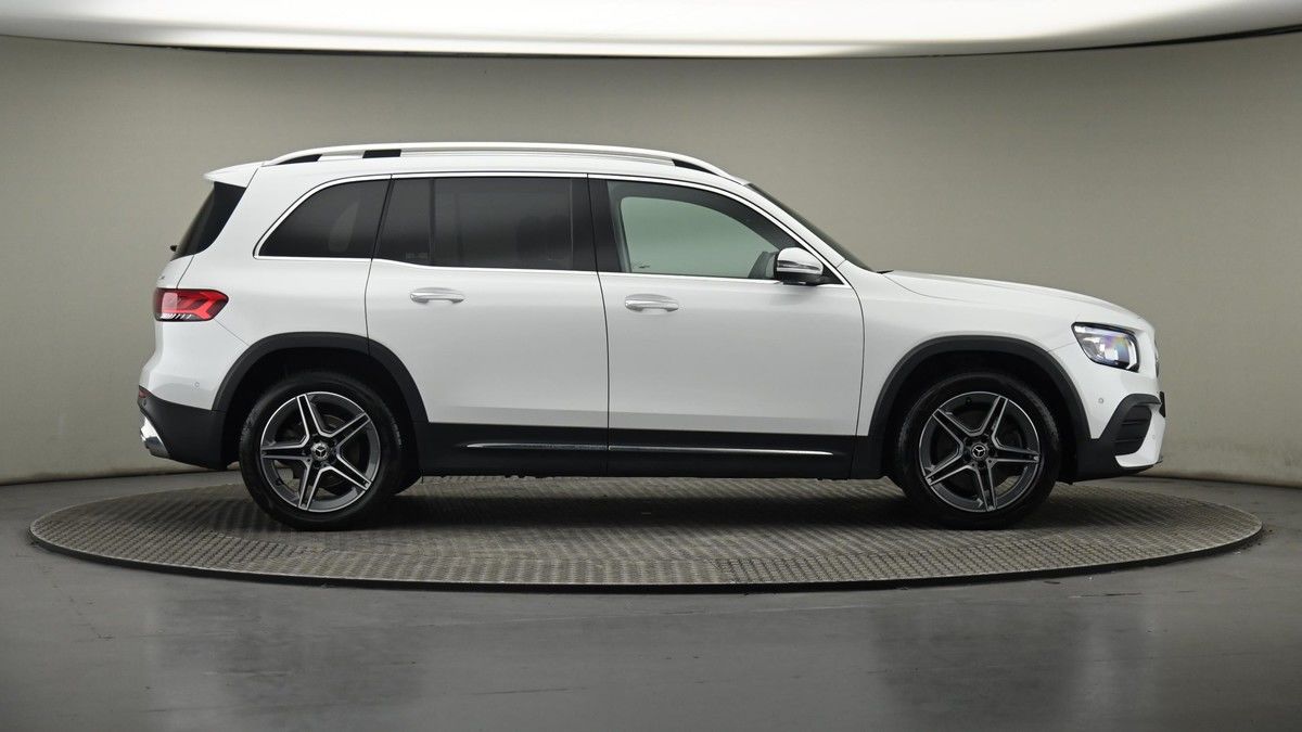 Mercedes-Benz GLB Image 27