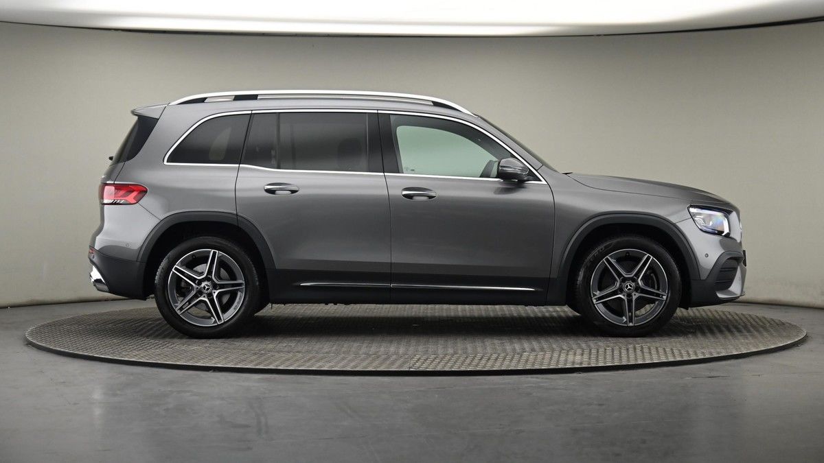 Mercedes-Benz GLB Image 27