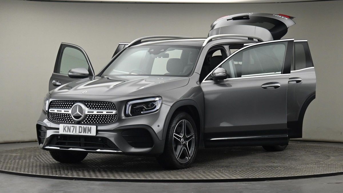 Mercedes-Benz GLB Image 28