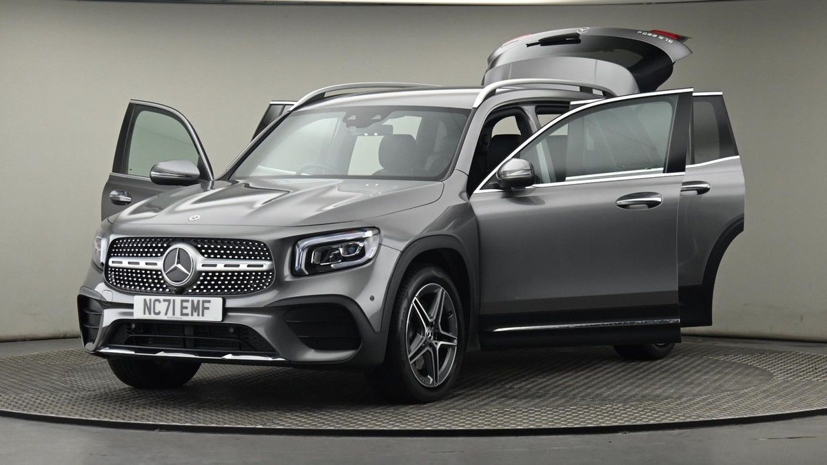 Mercedes-Benz GLB Image 28