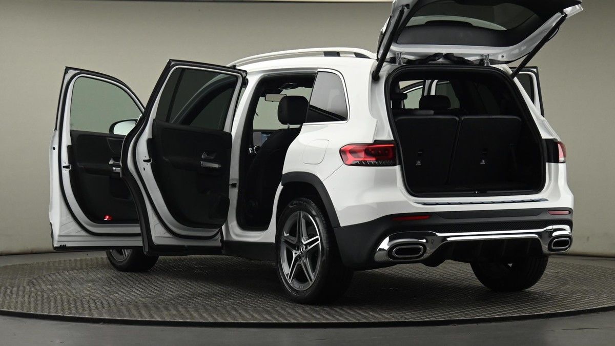 Mercedes-Benz GLB Image 29