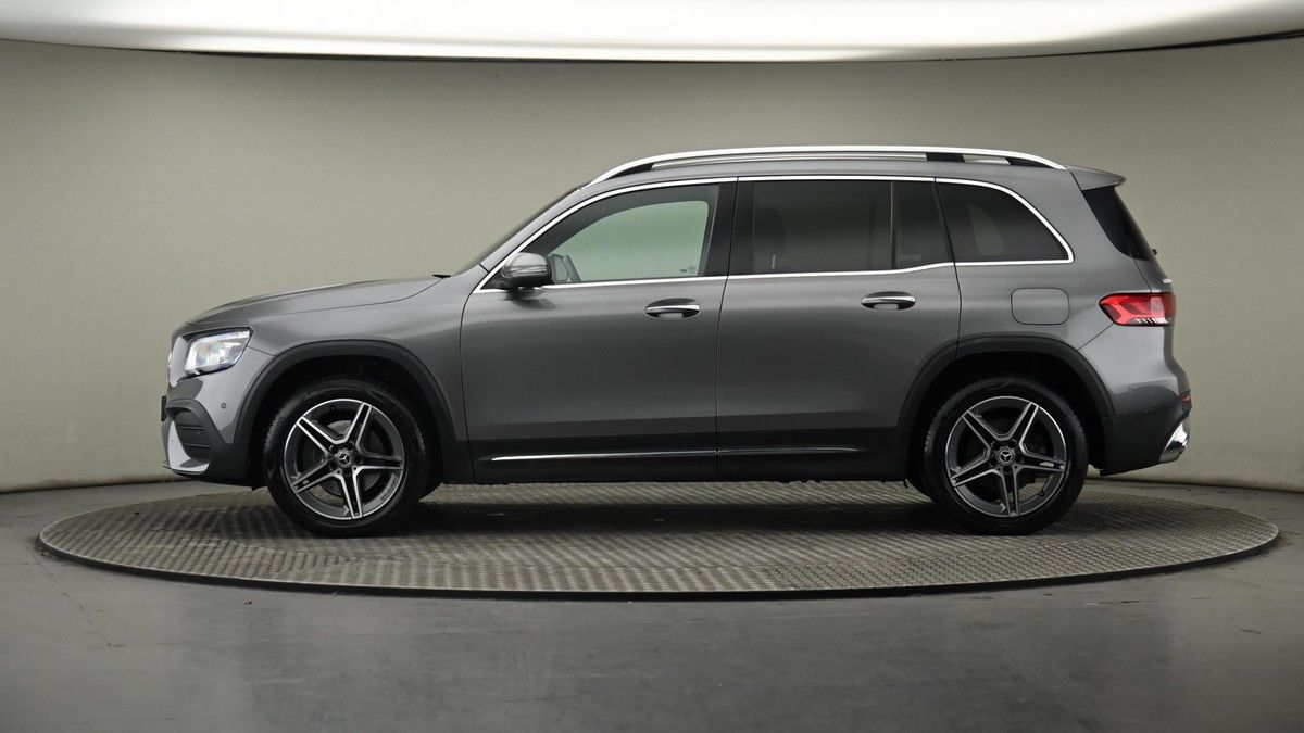 Mercedes-Benz GLB Image 23