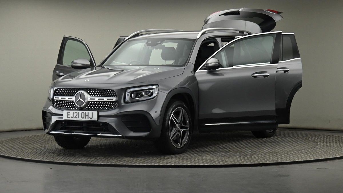 Mercedes-Benz GLB Image 28