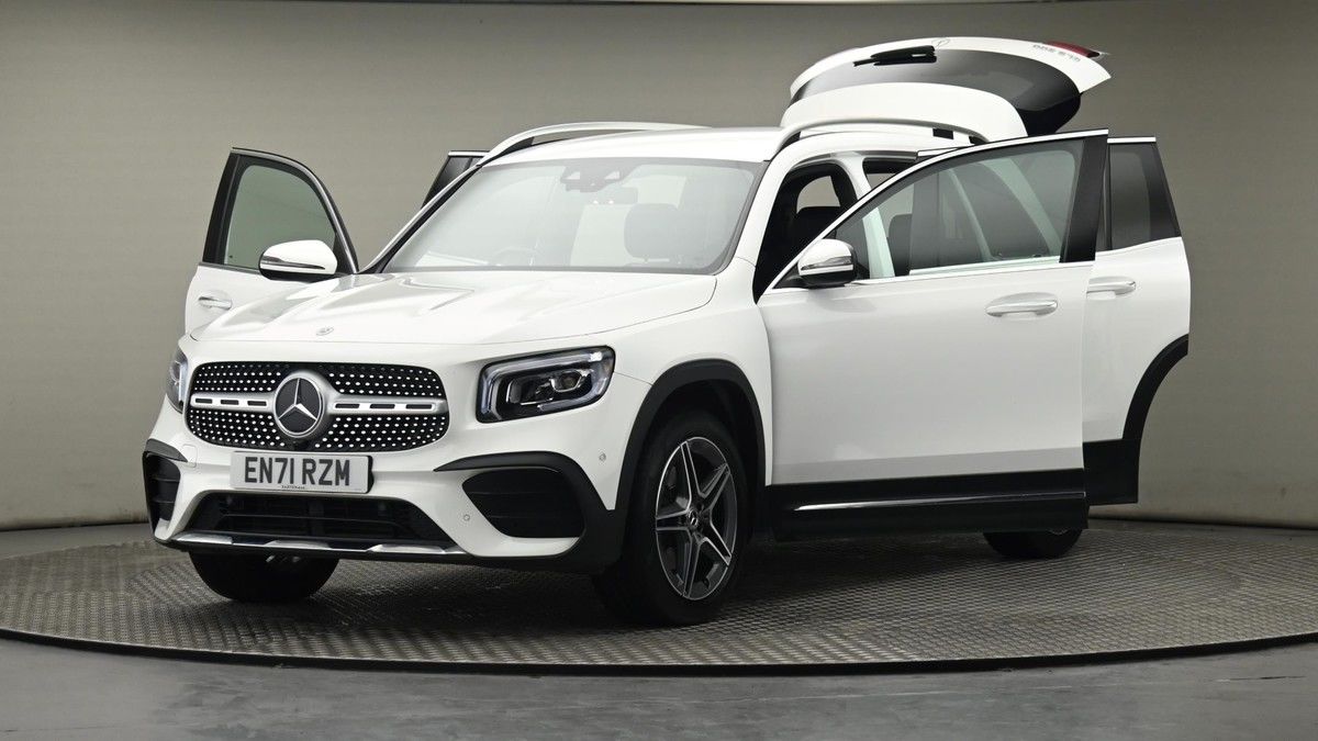 Mercedes-Benz GLB Image 28