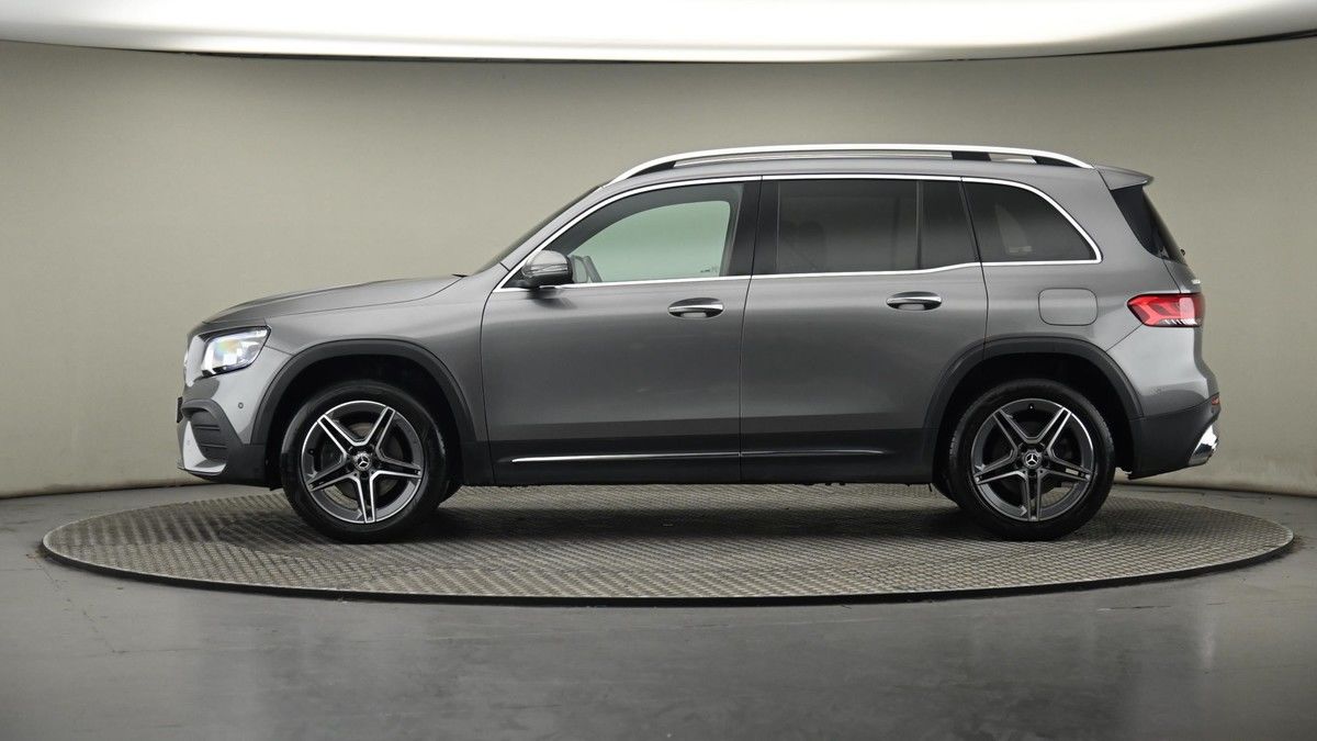 Mercedes-Benz GLB Image 23