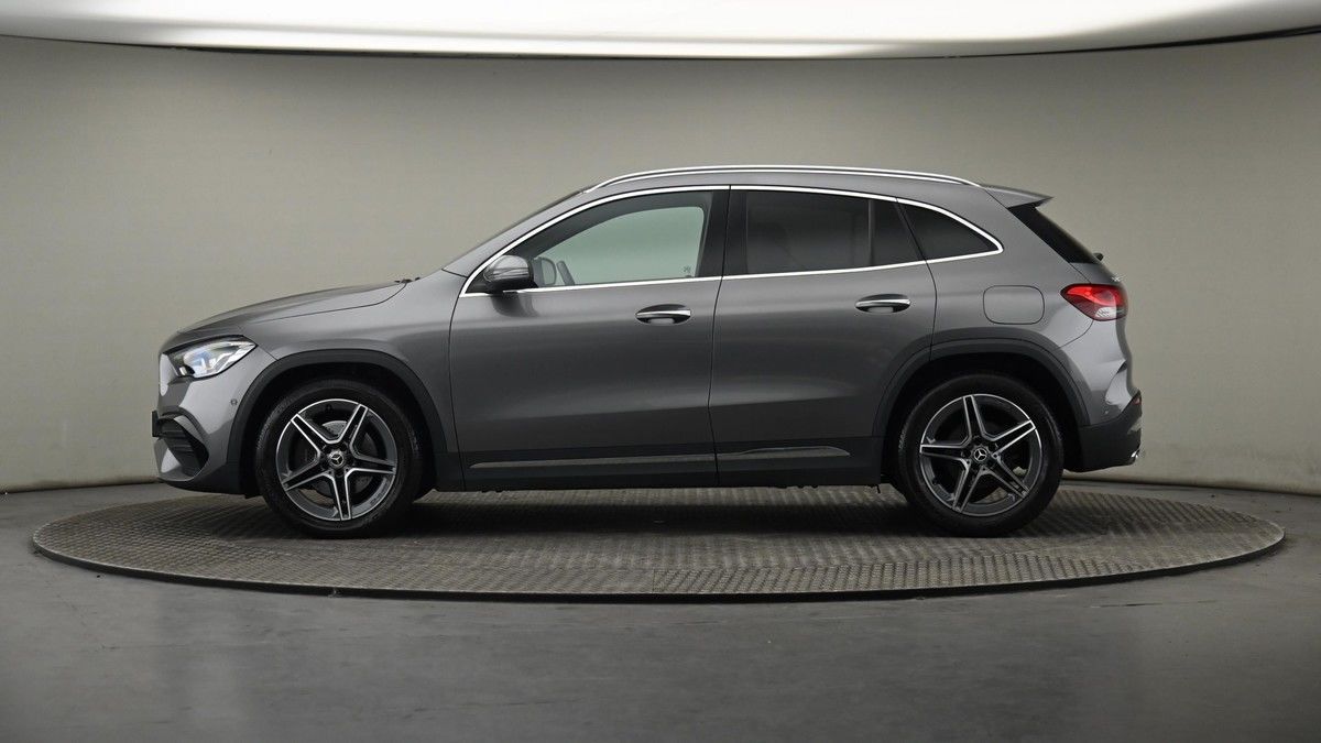 Mercedes-Benz GLA Class Image 23