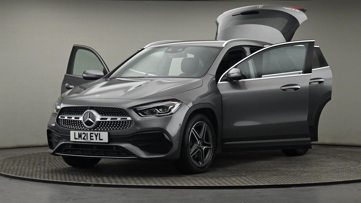 Mercedes-Benz GLA Class Image 28