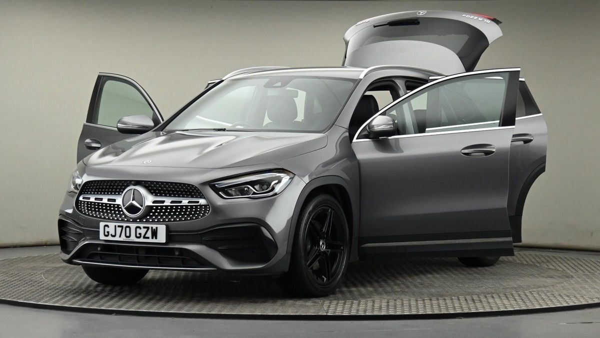 Mercedes-Benz GLA Image 27