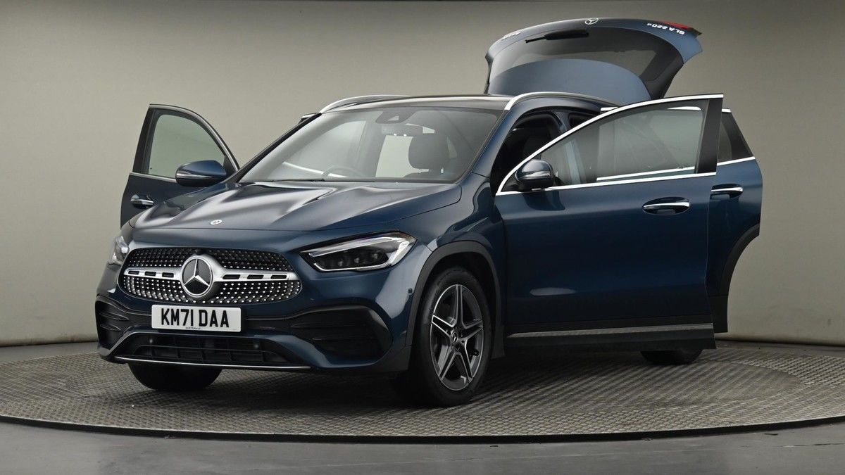 More views of Mercedes-Benz GLA