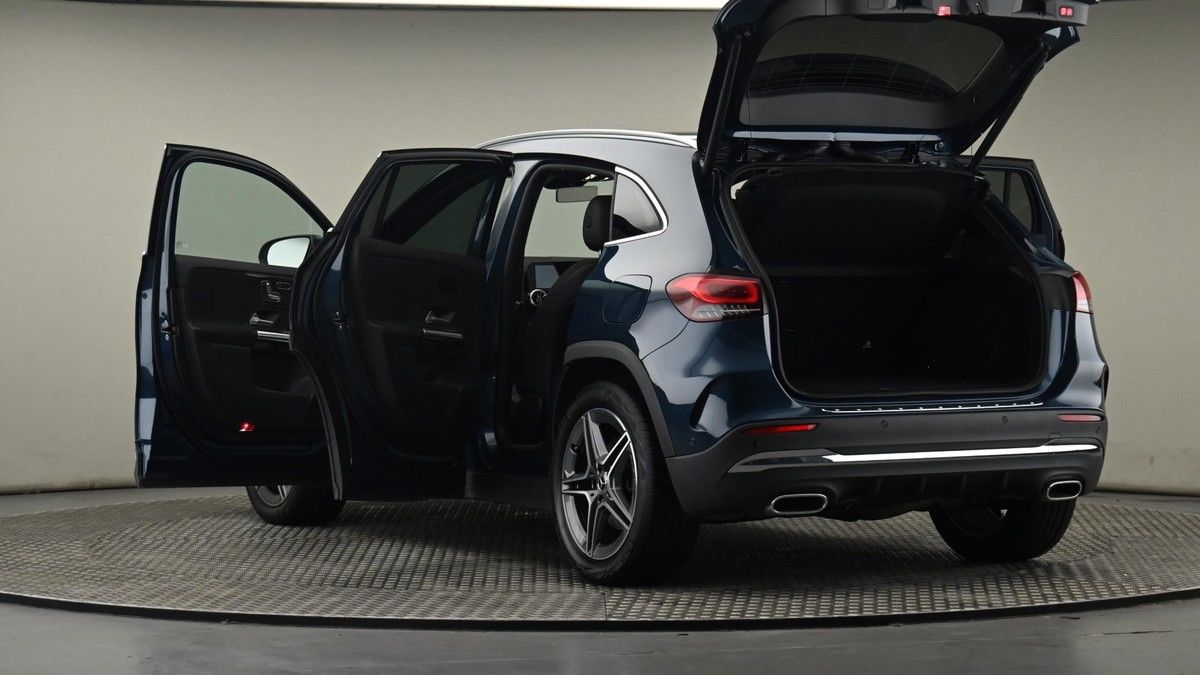 More views of Mercedes-Benz GLA