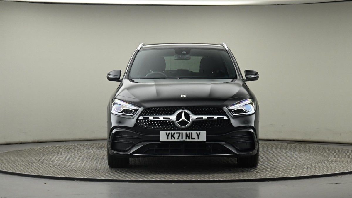 Mercedes-Benz GLA Image 21