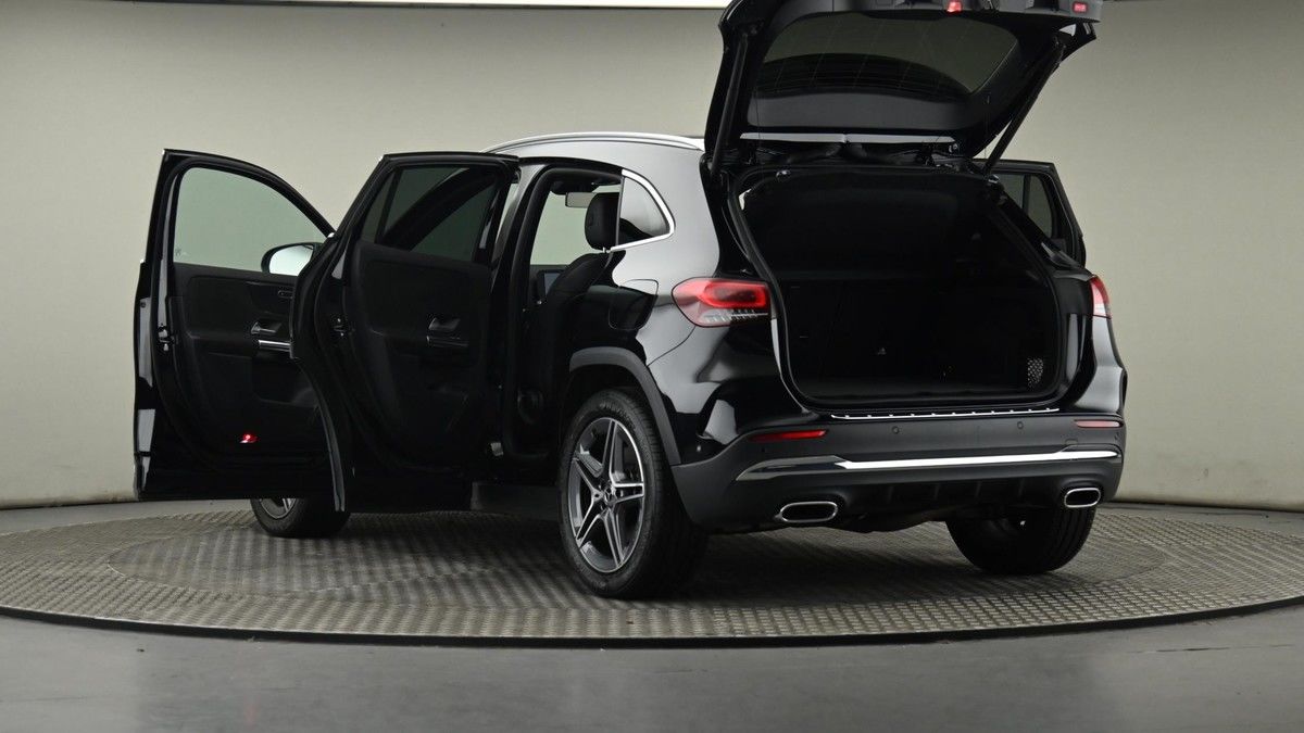 Mercedes-Benz GLA Image 29