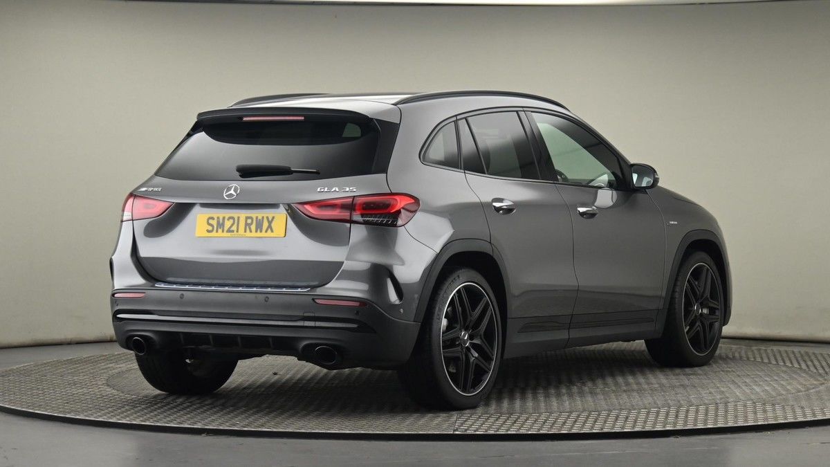 Mercedes-Benz GLA Image 26