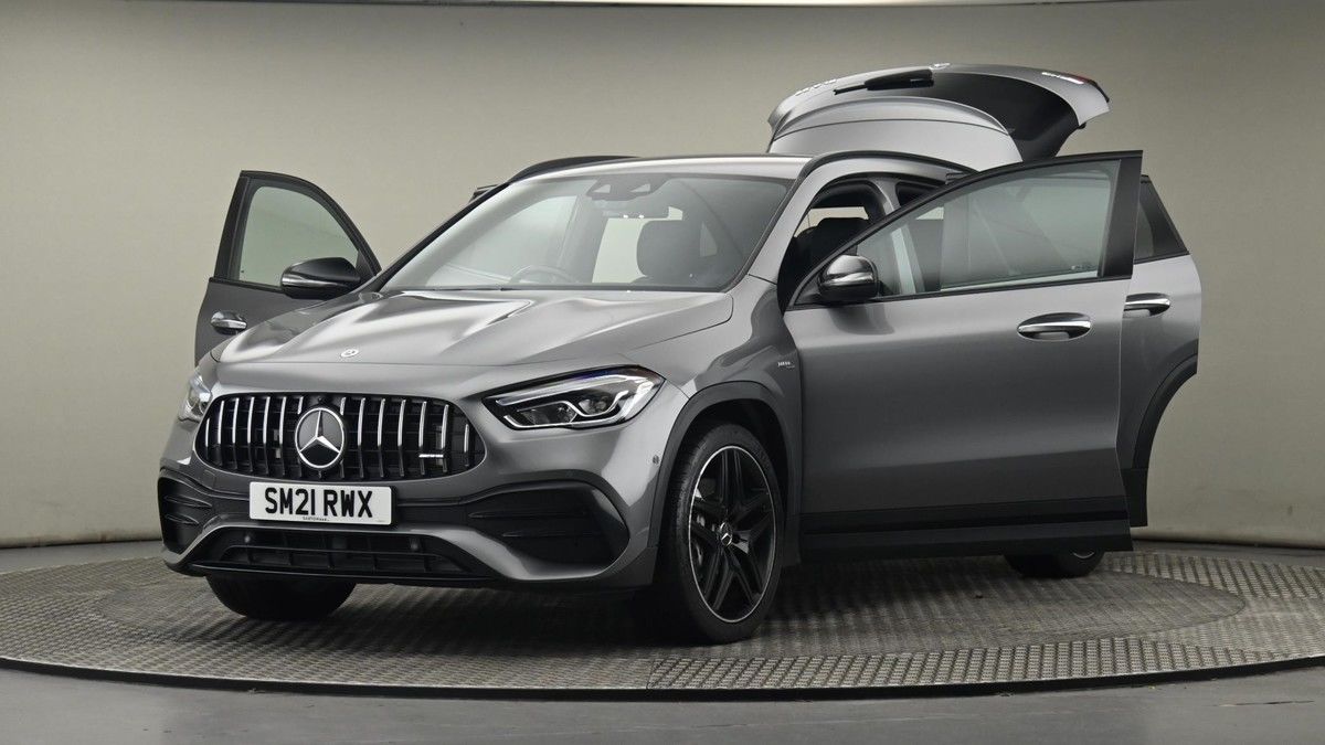 Mercedes-Benz GLA Image 28