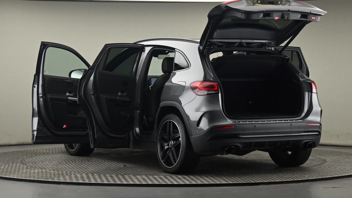 More views of Mercedes-Benz GLA