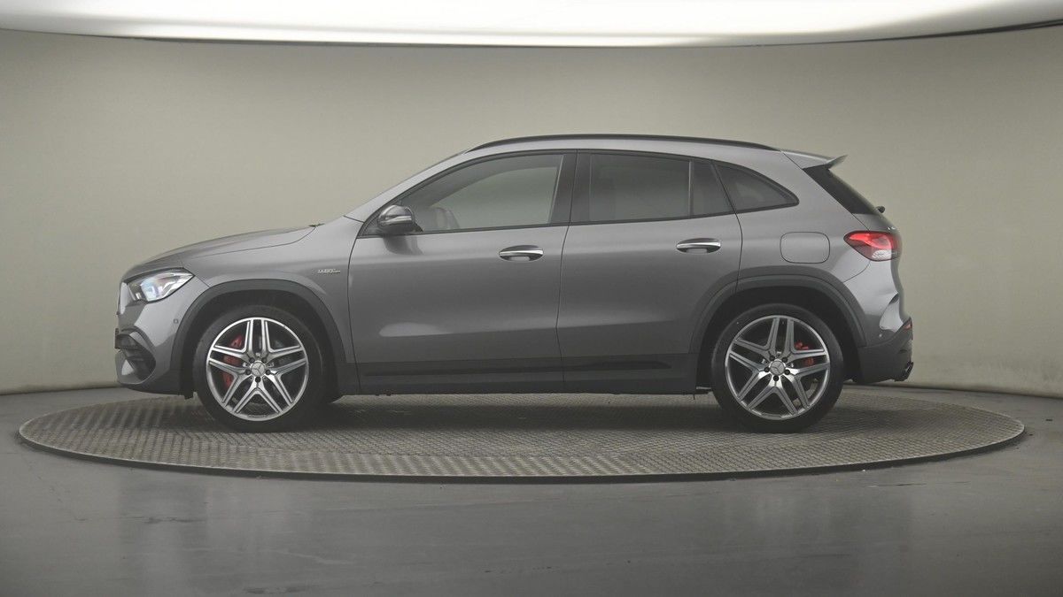 Mercedes-Benz GLA Image 23