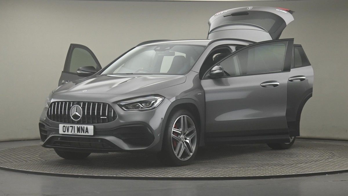 Mercedes-Benz GLA Image 28