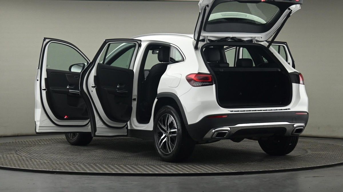 Mercedes-Benz GLA Image 29