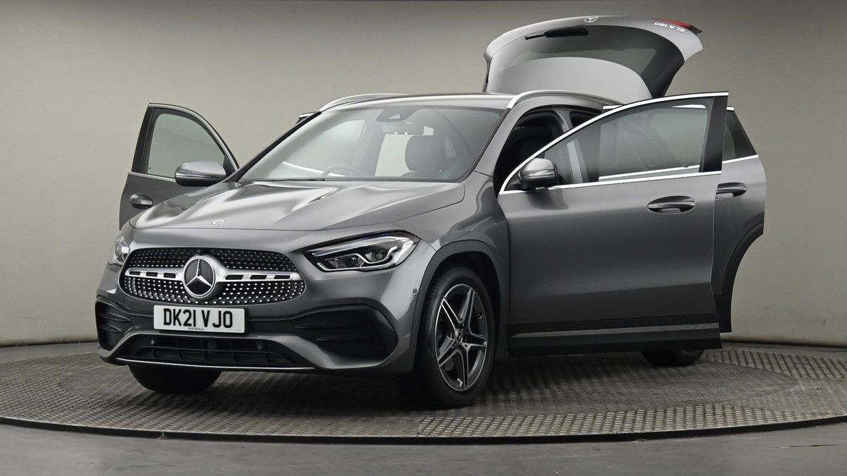 Mercedes-Benz GLA Image 28